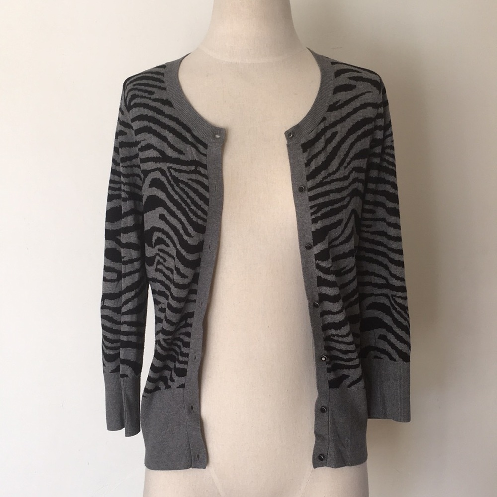 ❤️ Printed and Jeweled Cardigan